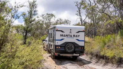 a back of a trailer in a road